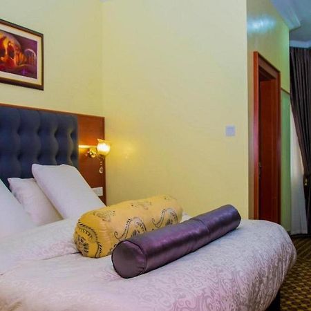 Esther Court Hotel Akure Luaran gambar